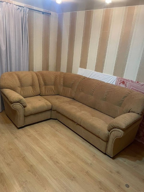 Результат перетяжки: обновлённый угловой диван